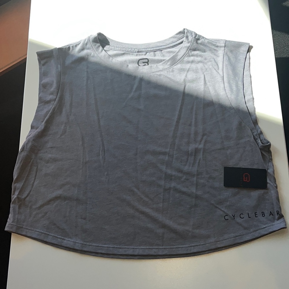 Cropped grey workout top